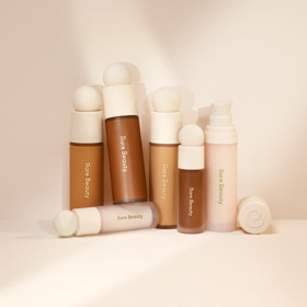 Always An Optimist Illuminating Primer rozjasňující podkladová báze, 790 Kč; Liquid Touch Weightless Foundation lehký make-up, 880 Kč; Liquid Touch rozjasňující korektor, 610 Kč
Always An Optimist Illuminating Primer rozjasňující podkladová báze, 790 Kč; Liquid Touch Weightless Foundation lehký make-up, 880 Kč; Liquid Touch rozjasňující korektor, 610 Kč