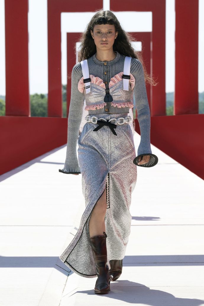  

Louis Vuitton Cruise 2022
