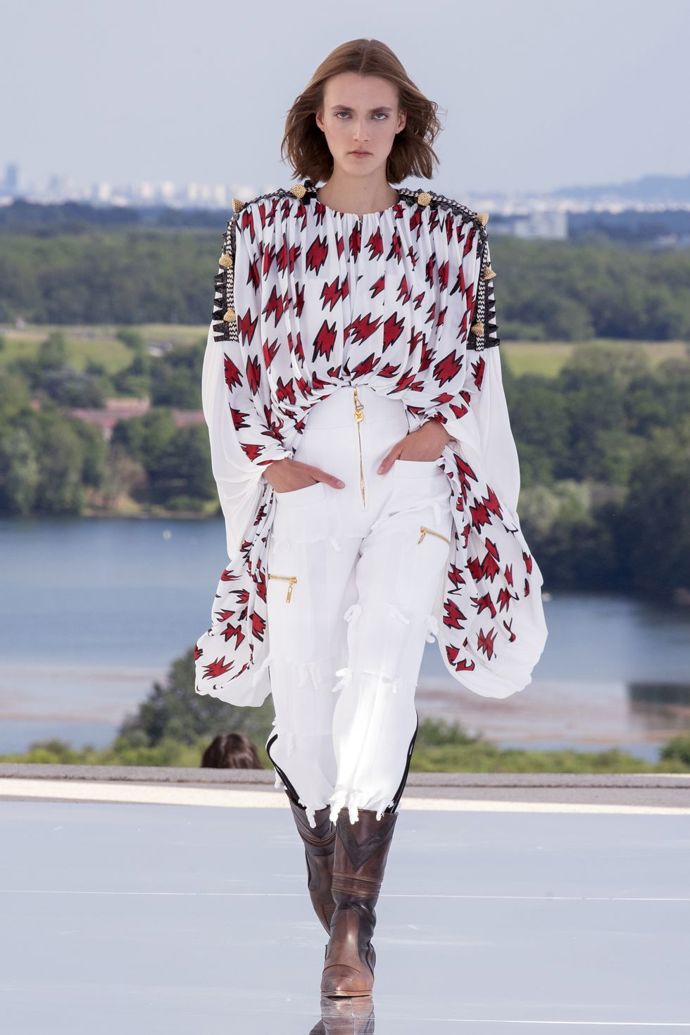  

Louis Vuitton Cruise 2022
