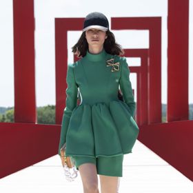  

Louis Vuitton Cruise 2022
