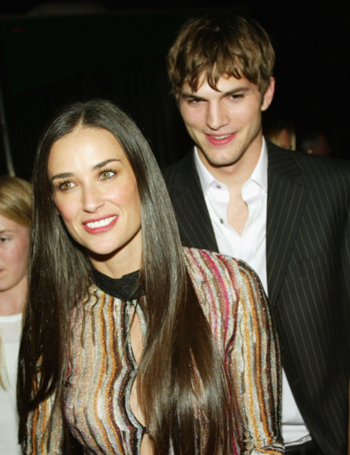  

Demi Moore a Ashton kutcher 2003 – 2011

Podle všeho bylo jejich soužití velmi divoké. „Hned po rozvodu jsem odjel sám do hor na týden. Nechal jsem doma počítače, telefon, všechno. Byl jsem tam úplně sám, takže jsem s nikým nemluvil. Měl jsem jen notes, pero, vodu a čaj, na celý týden,“ přiznal Ashton. 
