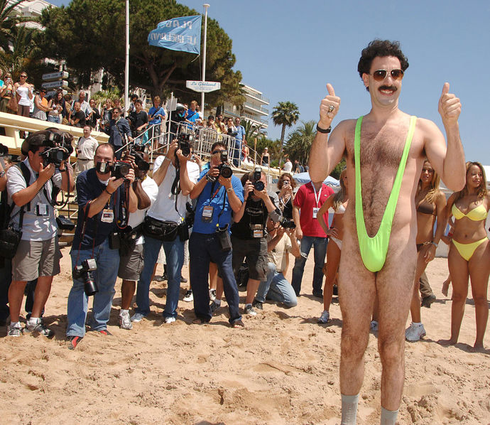  

Sacha Baron Cohen alias Borat

Ano, na tento okamžik z Cannes opravdu nikdy nezapomeneme. Dokonce ho asi ani nikdy nedokážeme vytěsnit z mysli. 
