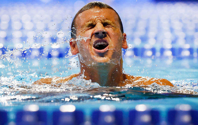  

Během olympijských her v Riu 2016 tvrdili sportovci Ryan Lochte, Jimmy Feigen, Gunnar Bentz a Jack Conger, že byli přepadeni a okradeni na benzínové stanici. Později však vyšlo najevo, že si historku vymysleli a oni. “lupiči” byla vlastně ochranka, která je pouze chtěla zpacifikovat za močení na veřejnosti a vandalství.  

