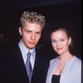 Reese Witherspoon a Ryan Phillippe 1999 – 2007
Reese zažádala v roce 2006 o rozvod. Zjistila, že ji Ryan podvádí s australskou herečkou Abbie Cornish.
Reese Witherspoon a Ryan Phillippe 1999 – 2007
Reese zažádala v roce 2006 o rozvod. Zjistila, že ji Ryan podvádí s australskou herečkou Abbie Cornish.