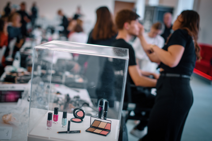  

Oriflame make-up v zákulisí Schwarzkopf ELite Model Look 2021
