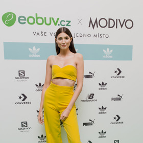 Slavnostní otevření prvního futuristického obchodu eobuv.cz a Modivo v Praze si nenechala ujít řada celebrit. Tady jsou fotky. Slavnostní otevření prvního futuristického obchodu eobuv.cz a Modivo v Praze si nenechala ujít řada celebrit. Tady jsou fotky.