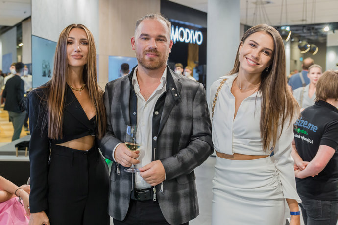 Slavnostní otevření prvního futuristického obchodu eobuv.cz a Modivo v Praze si nenechala ujít řada celebrit. Tady jsou fotky.