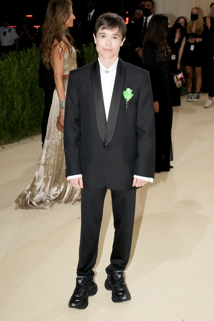  

Elliot Page v modelu Balenciaga

