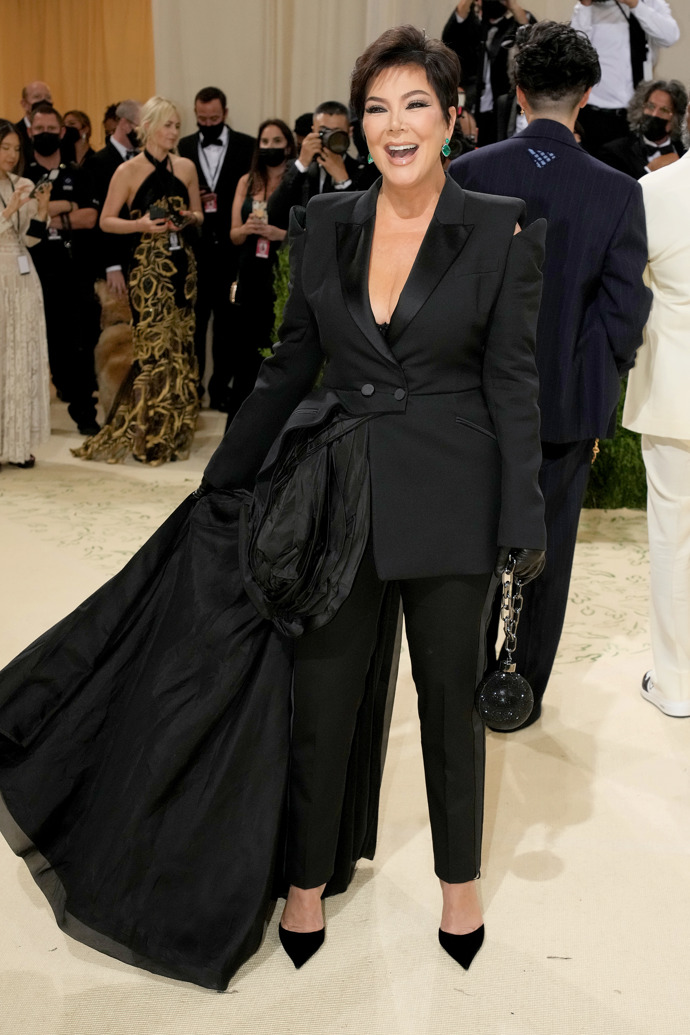  

Kris Jenner v modelu Tom Ford
