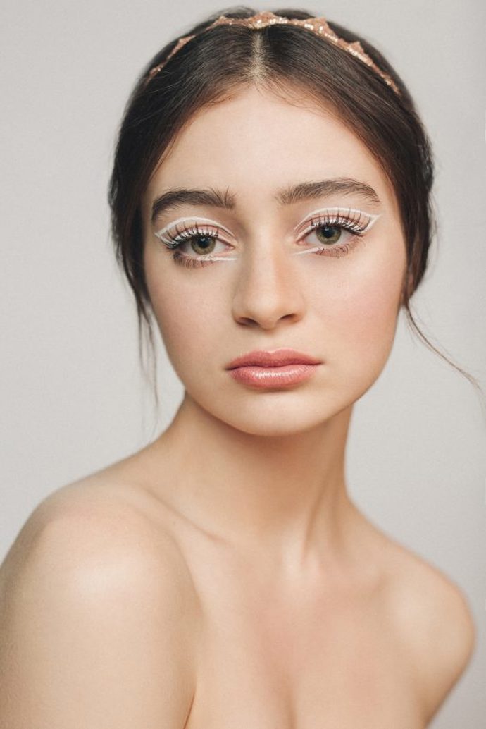 NEGATIVE EYELINER