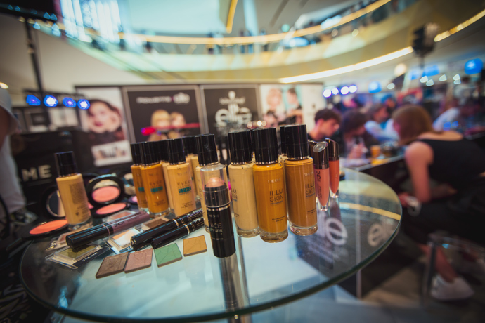  

Chcete profesionální líčení a rady zadarmo? Hledejte Oriflame! 
