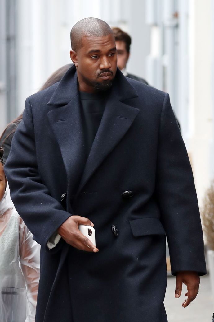  

Kenye West utrácí za interiérové delikátnosti, gauč jej stál v přepočtu 17 miliónů korun. Rapper se dokonce jeden čas dostal do dluhů ve výši 53 milionů dolarů

 

