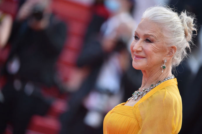  

Dáma Helen Mirren tvrdí, že nemá sebemenší mateřský pud v těle. Pro Popcorn uvedla, že jako herečka byla vždy velmi zanepřázdněná a nechtěla své dítě žádným způsobem zklamat. 
