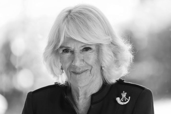 Camilla, vévodkyně z Cornwallu, má odhadované jmění kolem 5 milionů dolarů. A to je celkem pěkná sumička na to, že se dříve živila jako sekretářka a recepční.
Camilla, vévodkyně z Cornwallu, má odhadované jmění kolem 5 milionů dolarů. A to je celkem pěkná sumička na to, že se dříve živila jako sekretářka a recepční.