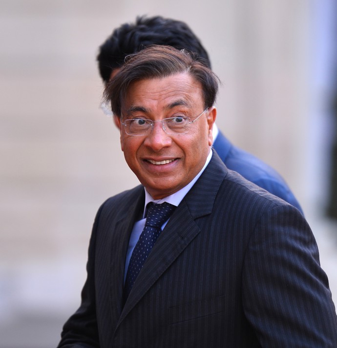  

Lakshmi Mittal je známý ocelářský baron a protože pochází z Indie, ctí tradice, za věno svých dvou dcer vyplázl necelé tři miliony dolraů...
