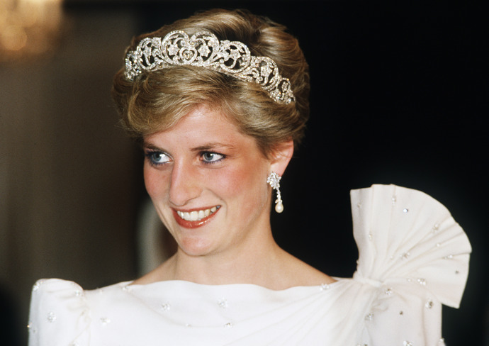 Princezna Diana získala od Charlese v soudním vyrovnání 22,5 milionů dolarů rod předtím, než zemřela. Její majetek poté zdědili synové.
Princezna Diana získala od Charlese v soudním vyrovnání 22,5 milionů dolarů rod předtím, než zemřela. Její majetek poté zdědili synové.