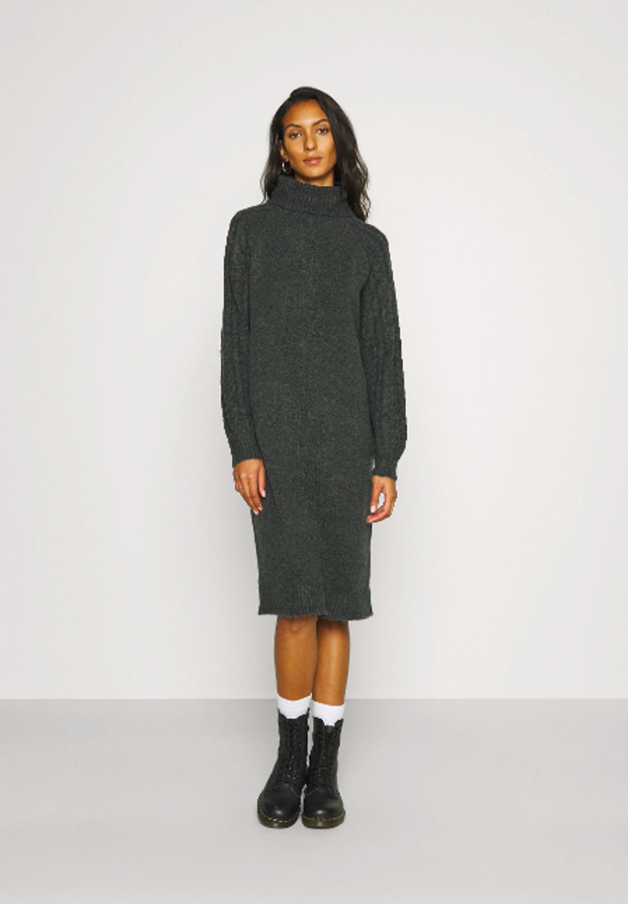 

PIECES Tall, 864 Kč, www.zalando.cz
