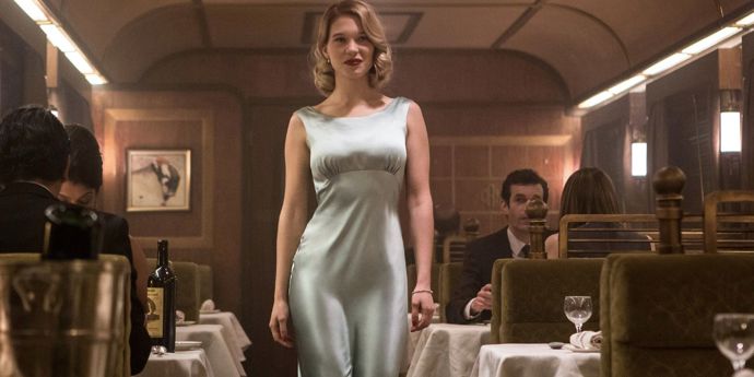 Léa Seydoux v roli Madeleine Swann a její ikonické entré v jídelním kupé ve filmu Spectre odvysílaného roku 2015.
Léa Seydoux v roli Madeleine Swann a její ikonické entré v jídelním kupé ve filmu Spectre odvysílaného roku 2015.
