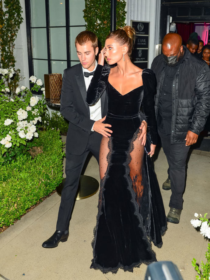  

Hailey Bieber
