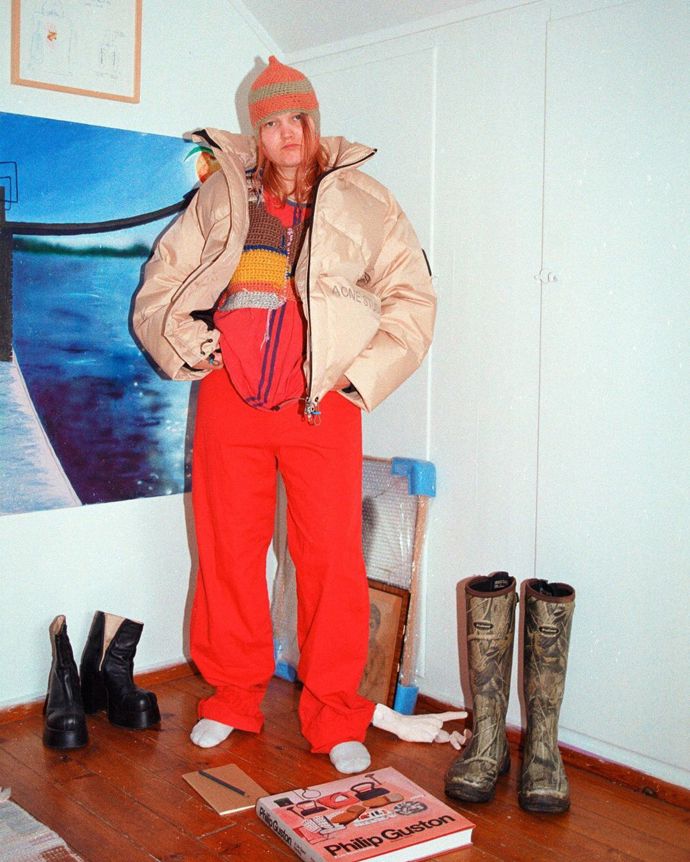 Acne Studios
Acne Studios na svých sociálních sítích zveřejnil autoportréty umělkyně Marie Pasenau, která se zachytila v krajině svého domova v norské Odda.
Acne Studios
Acne Studios na svých sociálních sítích zveřejnil autoportréty umělkyně Marie Pasenau, která se zachytila v krajině svého domova v norské Odda.