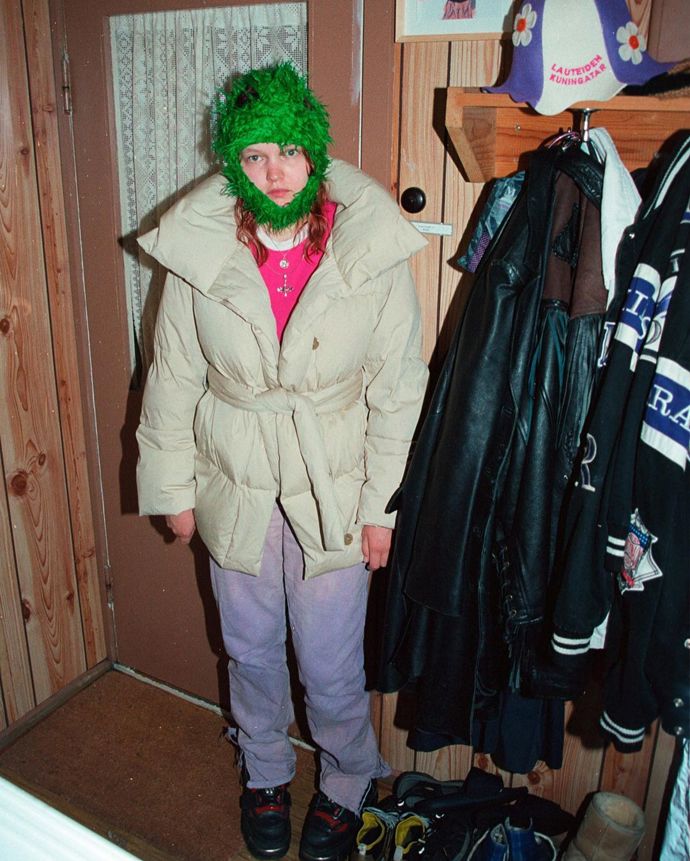 Acne Studios
Acne Studios na svých sociálních sítích zveřejnil autoportréty umělkyně Marie Pasenau, která se zachytila v krajině svého domova v norské Odda.
Acne Studios
Acne Studios na svých sociálních sítích zveřejnil autoportréty umělkyně Marie Pasenau, která se zachytila v krajině svého domova v norské Odda.