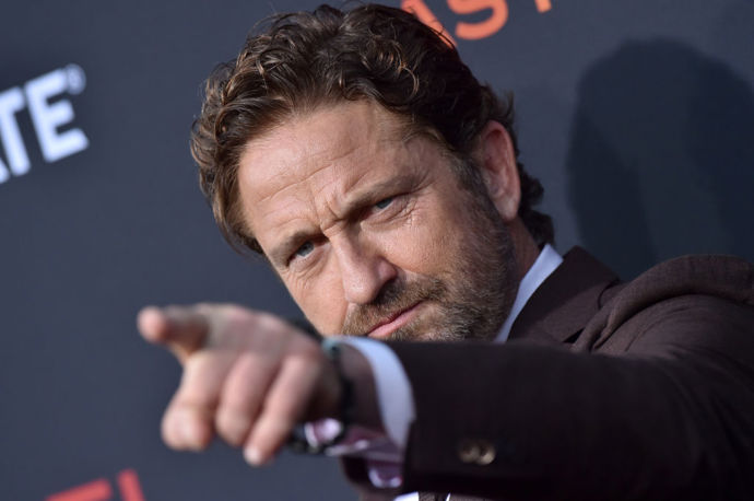 Gerard Butler: Tento herec byl mnoho let závislý jak na drogách, tak na alkoholu, než vyhledal odbornou pomoc. To však bylo před víne než dvaceti lety a dnes už si na toto období ani nevzpomene.  
