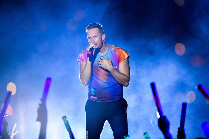  

Chris Martin přiznává, že si s kapelou prošel velmi bujarou párty fází, ale dnes již nepije.  
