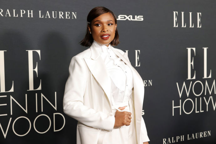  

Jennifer Hudson je jednou z mála celebrit, která o sobě může říct, že nikdy v životě neměla ani kapku alkoholu. Nikdy jí to prý ani trochu nezajímalo a nikdo jí prý nechce uvěřit.  
