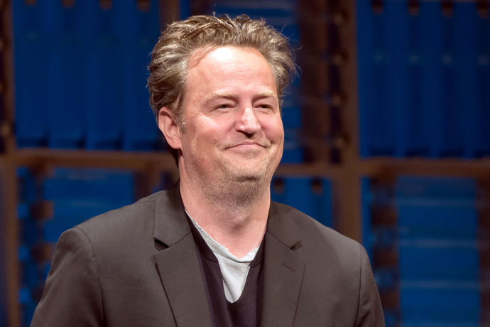  

Matthew Perry: Jedna z našich nejoblíbenějších postav ze seriálu Přátelé se prala se závislostmi po mnoho sérií. Dnes je v pohodě a snaží se pomáhat druhým, co mají stejný problém.  
