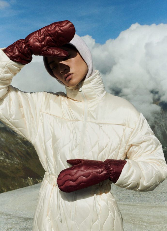 Reserved
Značka Reserved vycestovala do Aspenu, kde na úpatí ledovce Hintertux objektivem fotografa Mateusze Stankiewicze zachytila modelky v très cool outfitech.
Reserved
Značka Reserved vycestovala do Aspenu, kde na úpatí ledovce Hintertux objektivem fotografa Mateusze Stankiewicze zachytila modelky v très cool outfitech.