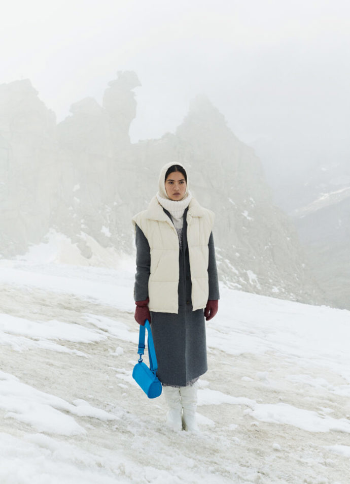 Reserved
Značka Reserved vycestovala do Aspenu, kde na úpatí ledovce Hintertux objektivem fotografa Mateusze Stankiewicze zachytila modelky v très cool outfitech.
Reserved
Značka Reserved vycestovala do Aspenu, kde na úpatí ledovce Hintertux objektivem fotografa Mateusze Stankiewicze zachytila modelky v très cool outfitech.