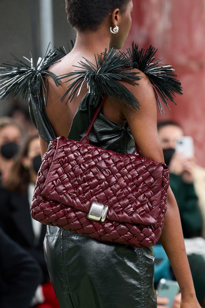  

BOTTEGA VENETA WINTER 2022 SHOW
