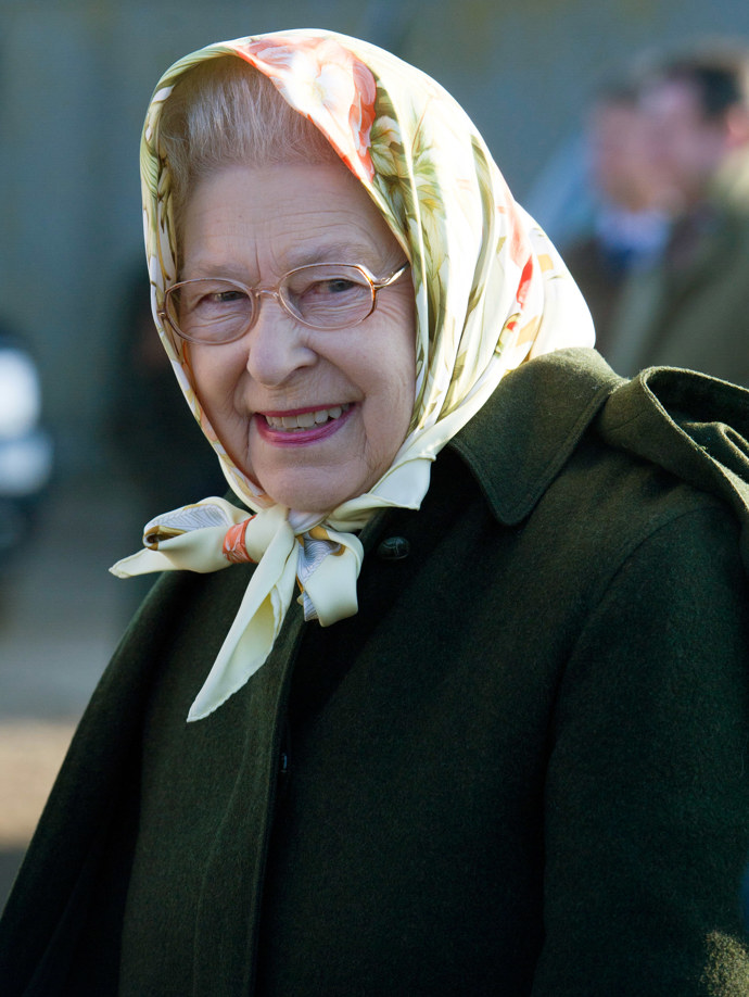  

Královna Alžběta II. v roce 2012 při oslavách jejího Diamond jubilee.
