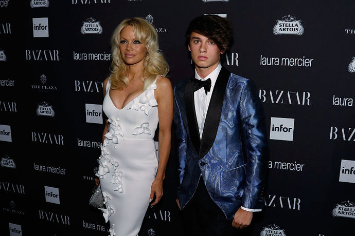  

Pamela Anderson se synem Dylanem Lee
