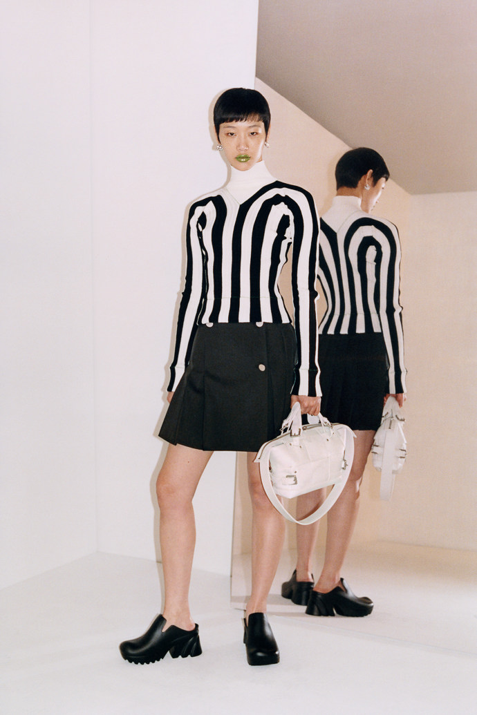 

BOTTEGA VENETA WARDROBE 03
