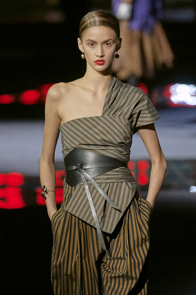  

Tory Burch Ready to Wear Fall Winter 2022
