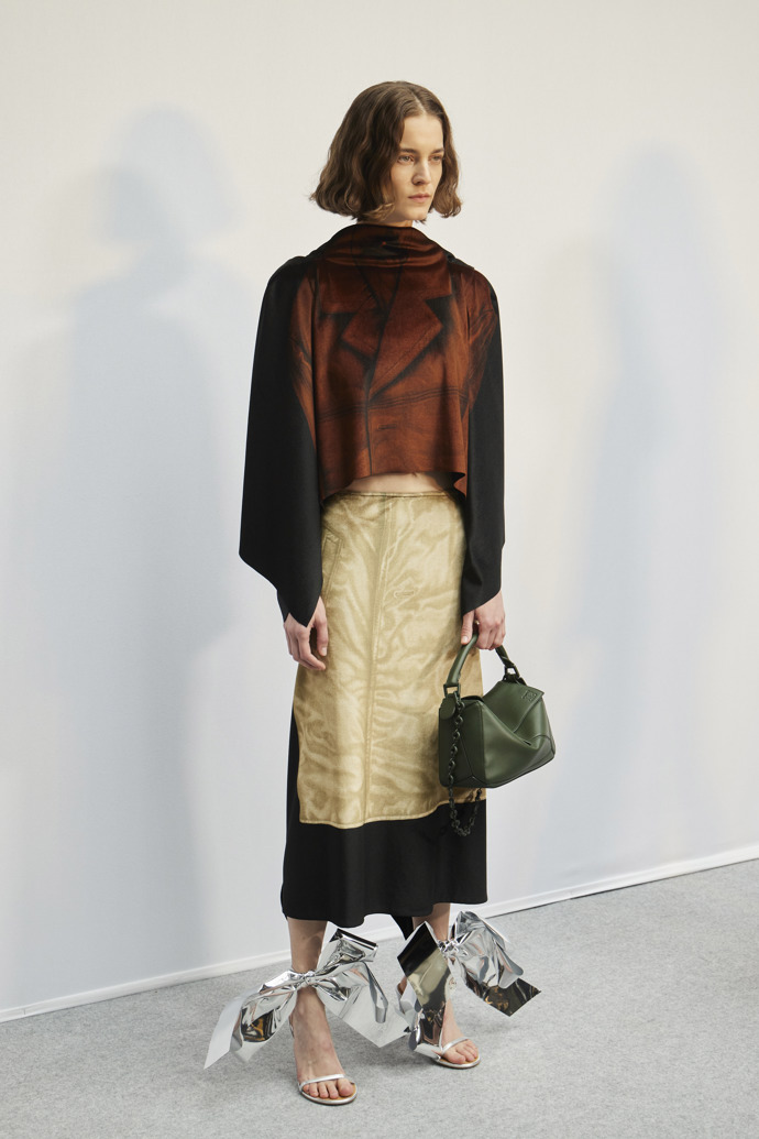  

LOEWE Ready to Wear Fall Winter 2022
