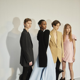  

LOEWE Ready to Wear Fall Winter 2022
