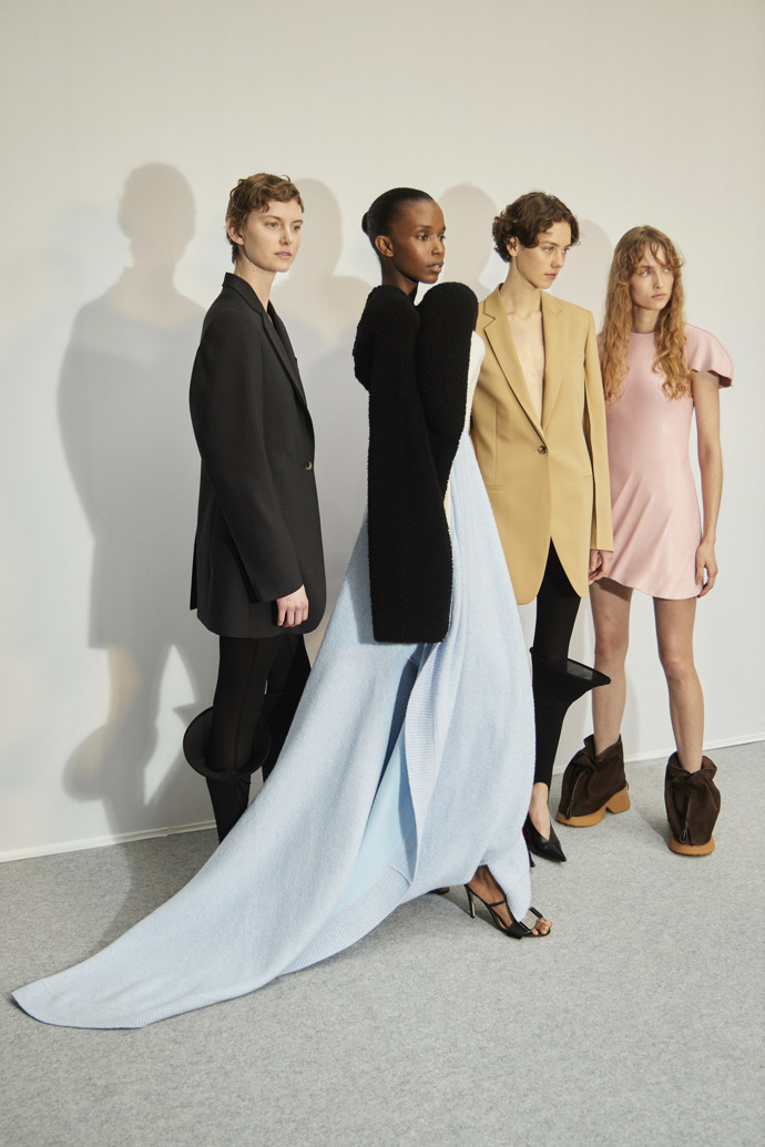  

LOEWE Ready to Wear Fall Winter 2022
