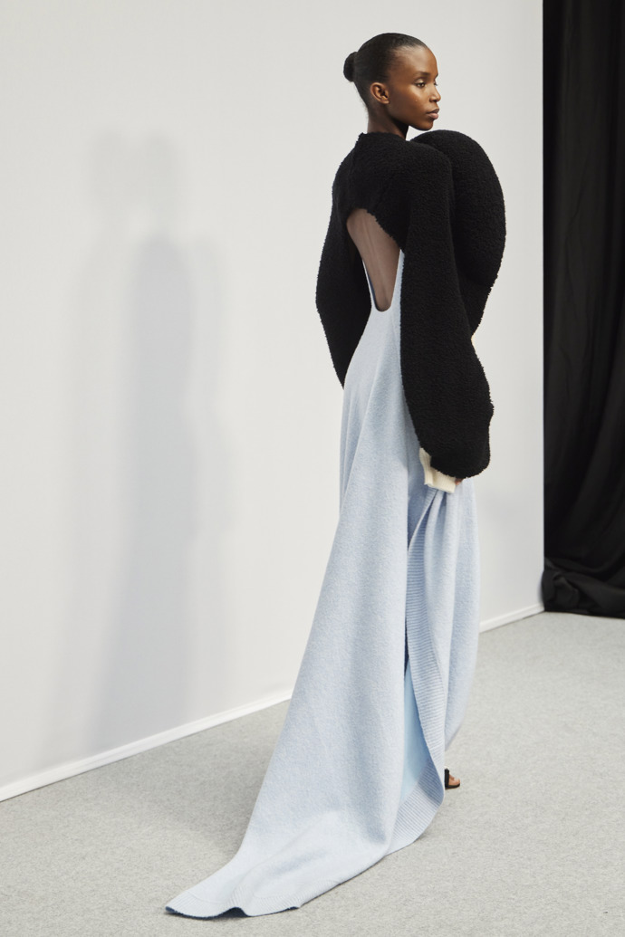  

LOEWE Ready to Wear Fall Winter 2022

