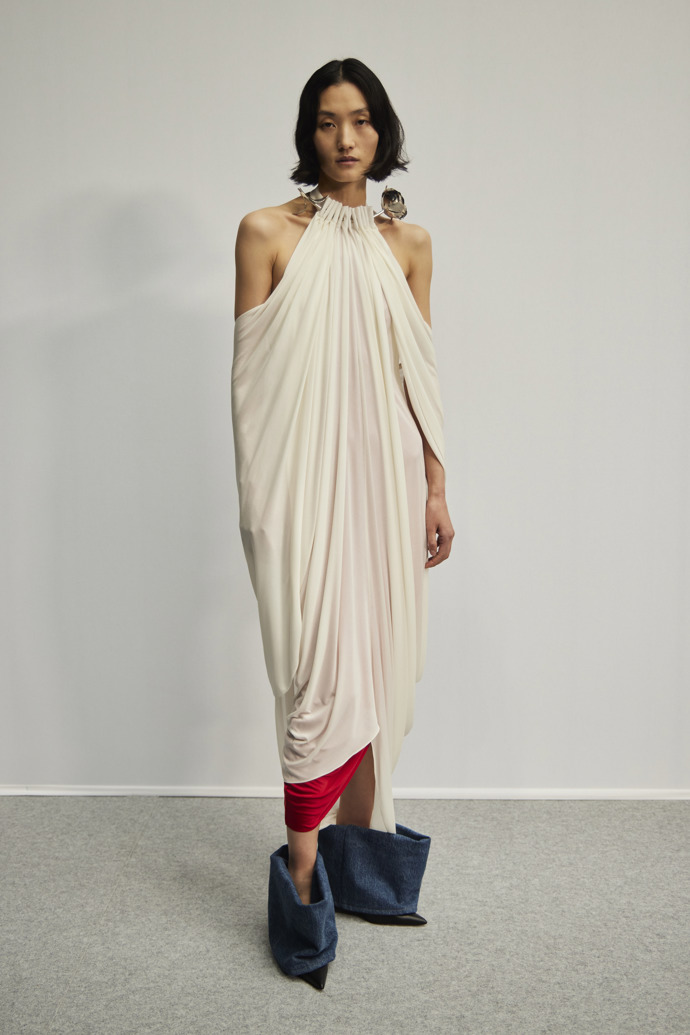  

LOEWE Ready to Wear Fall Winter 2022
