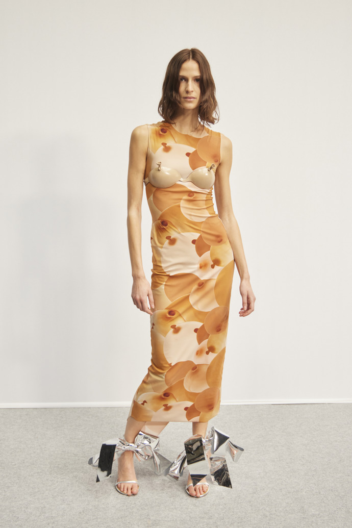  

LOEWE Ready to Wear Fall Winter 2022
