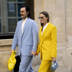  

Street style z pařížského Ready-To-Wear Fall / Winter fashionweeku.
