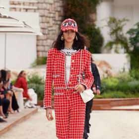 CHANEL Cruise 2022/23 collection
CHANEL Cruise 2022/23 collection