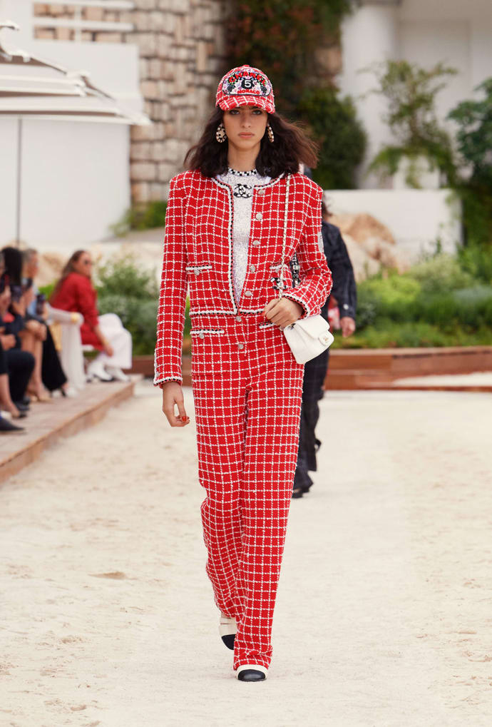  

CHANEL Cruise 2022/23 collection
