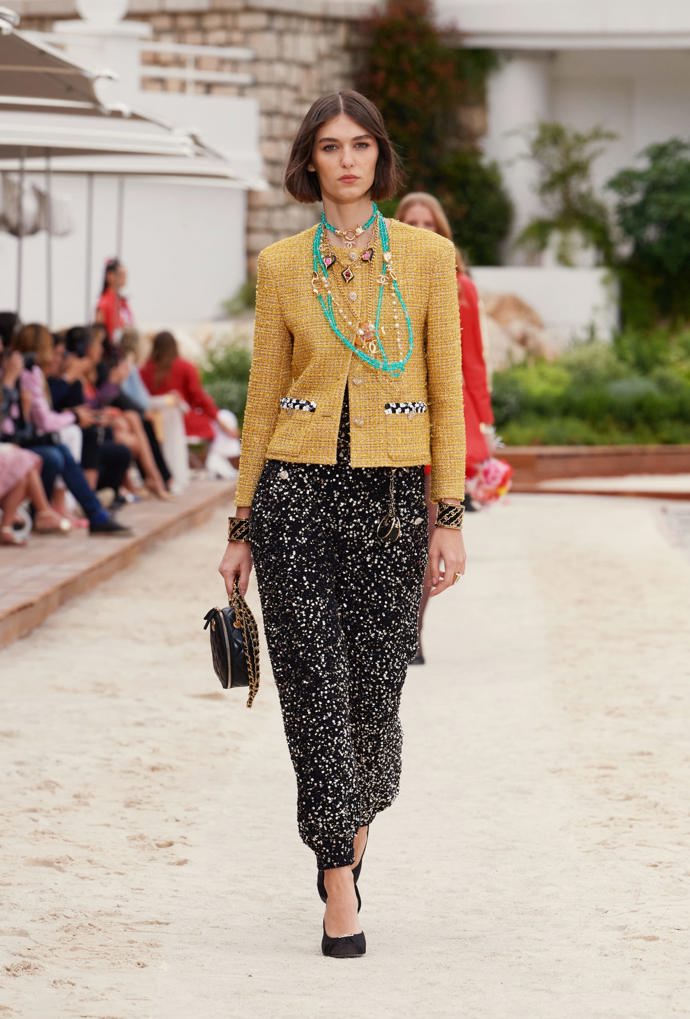  

CHANEL Cruise 2022/23 collection
