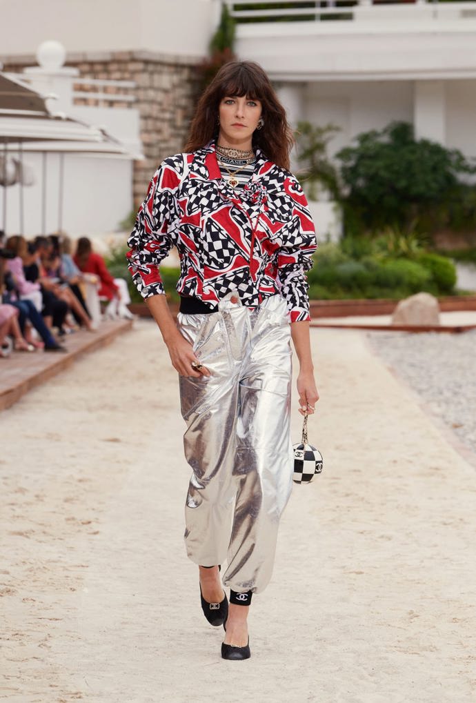  

CHANEL Cruise 2022/23 collection
