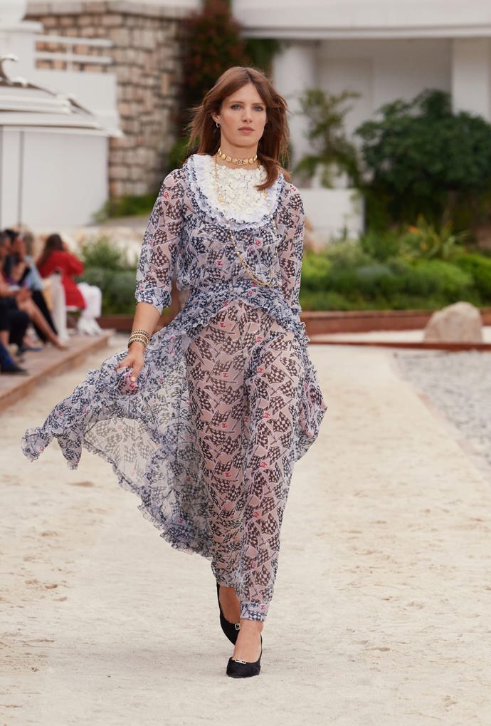  

CHANEL Cruise 2022/23 collection
