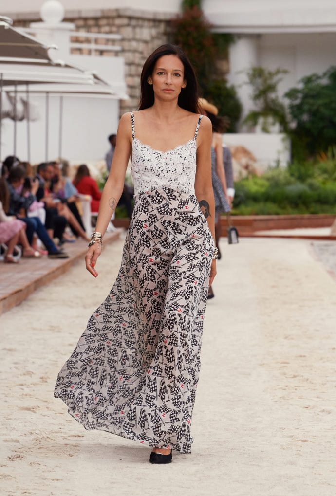  

CHANEL Cruise 2022/23 collection
