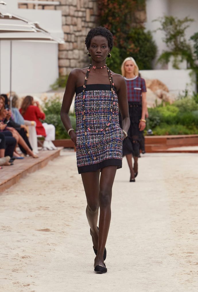  

CHANEL Cruise 2022/23 collection

